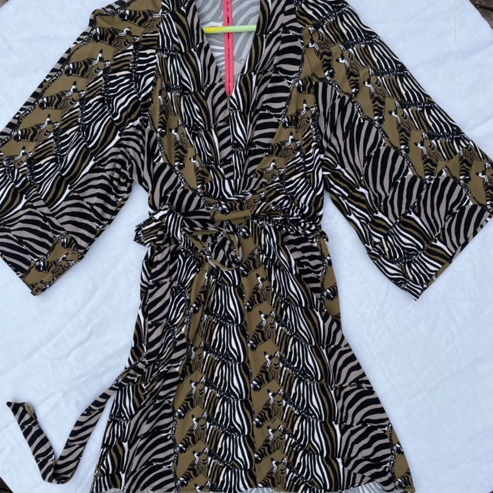 Issa London for Banana Republic zebra kimono dress - Picture 6 of 7